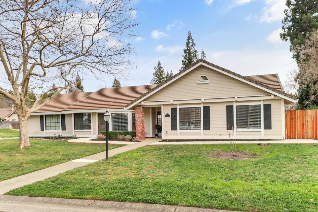 Beautiful exterior of Sophie's Homecare residence in El Dorado Hills